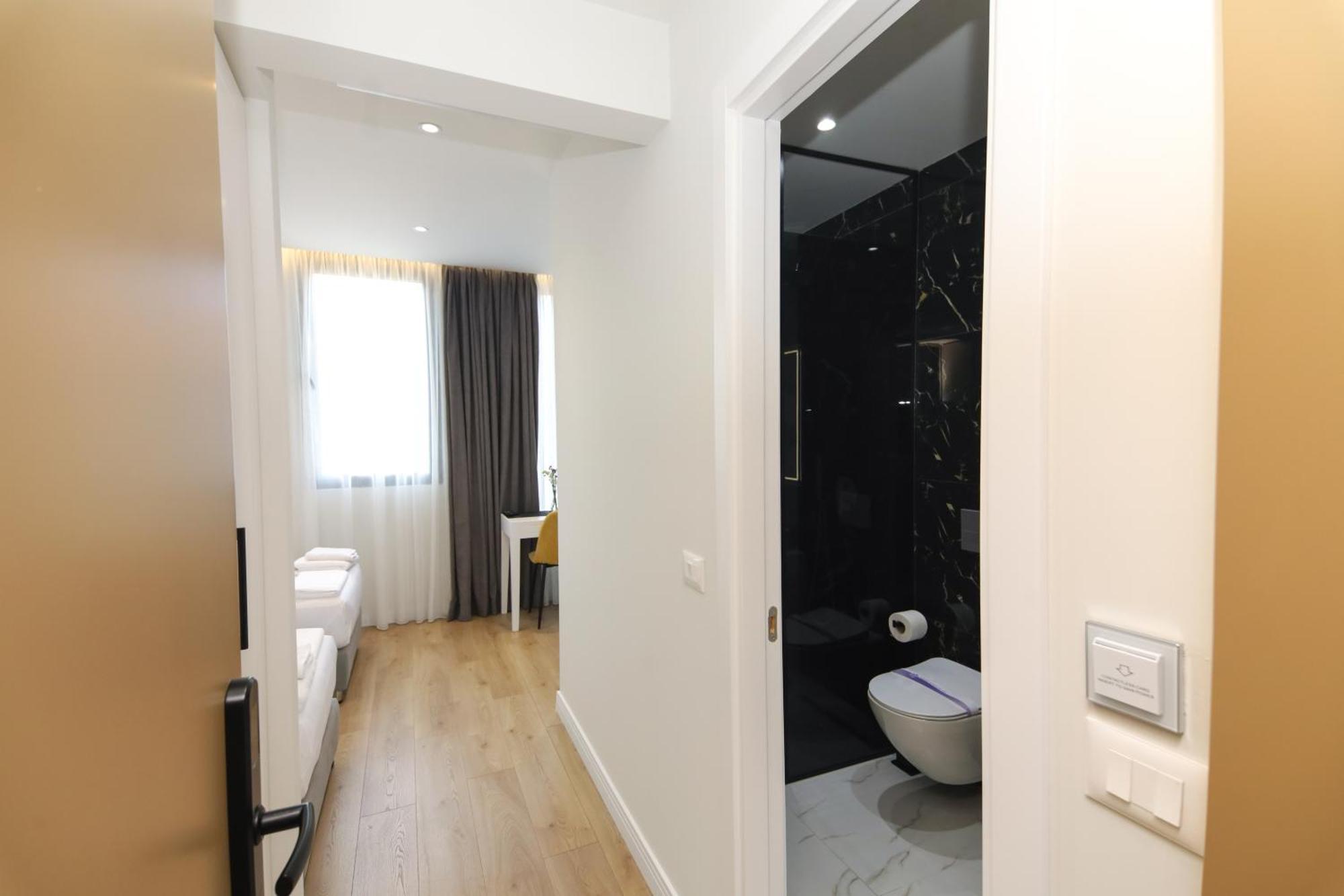 N Hotel City Center By Noshi Tiranë Eksteriør bilde